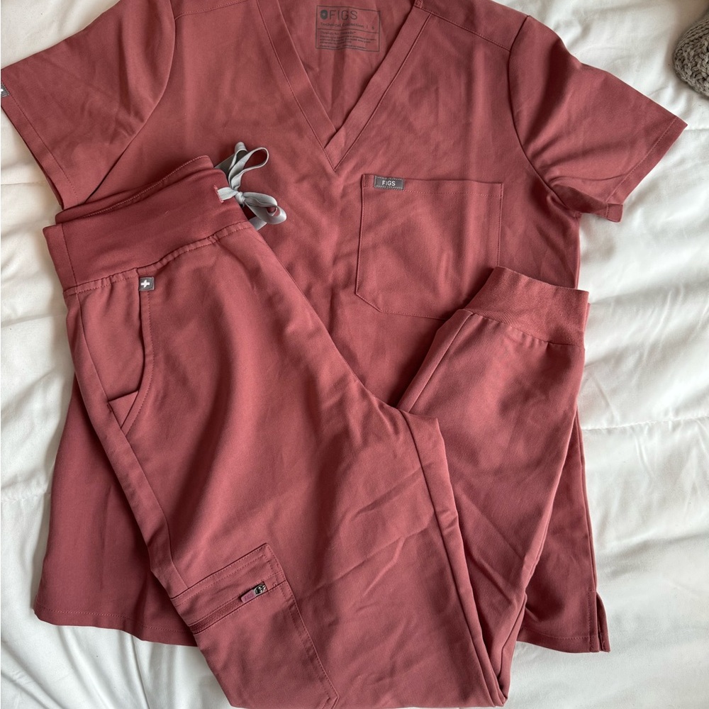 Women’s mauve figs jogger set